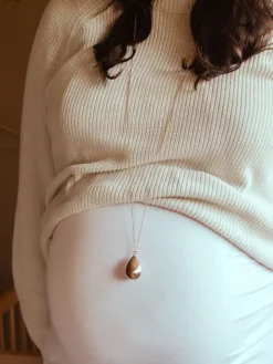 Bolakoru äidille ketjulla, babybell Pisara kulta | PROUD MAMA
