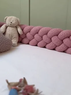 Bouclé Palmikko reunasuoja pinnasänkyyn ja juniorisänkyyn - Pink