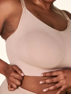 BRAVADO - imetysliivit body silk seamless - Cameo