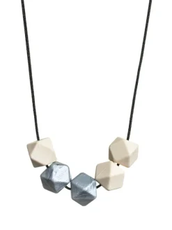 Imetyskoru (ivory-hopea)