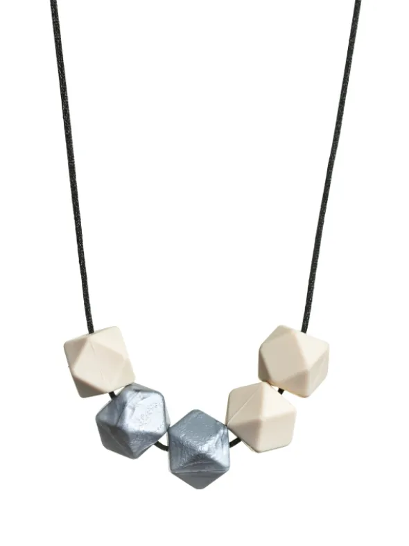 Imetyskoru (ivory-hopea)