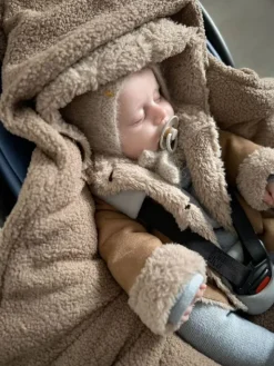Lämmin nallenkorva boucle turvakaukalon viltti – brown