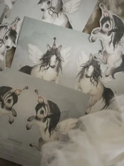 Mrs Mighetto paperiköynnös FLYING PONIES