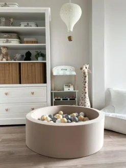 Pehmeä pallomeri + pallot (valitse värit), beige
