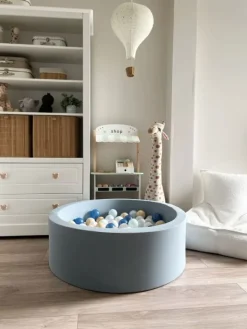 Pehmeä pallomeri + pallot (valitse värit), dusty blue