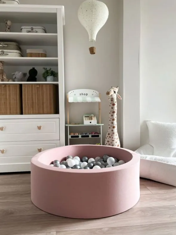 Pehmeä pallomeri + pallot (valitse värit), powder rose