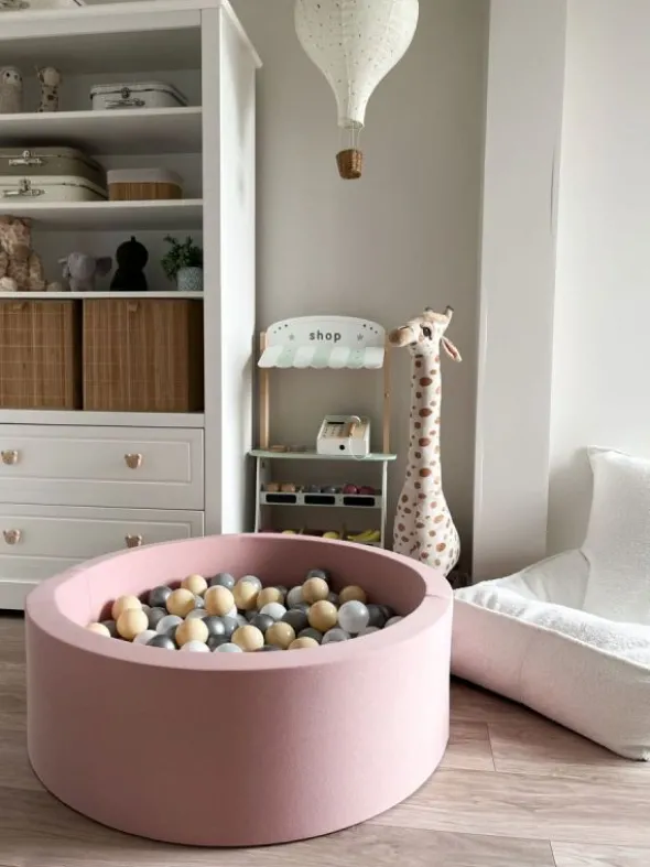 Pehmeä pallomeri + pallot (valitse värit), powder rose