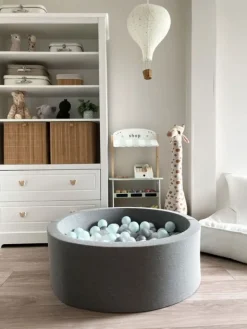 Pehmeä pallomeri + pallot (valitse värit), dark grey