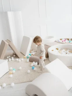 Pehmustettu pallomeri, leikkialusta, liukumäki ja portaat - Teddy Ecru