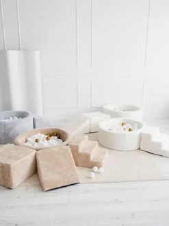 Pehmustettu pallomeri, leikkialusta, liukumäki ja portaat - Teddy Beige