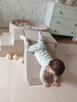 Pehmustettu pallomeri, leikkialusta, liukumäki ja portaat - Beige