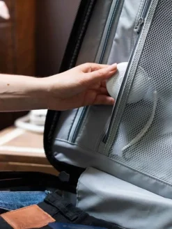 Travel Mini White Noise kaiutin yövalolla | Yogasleep