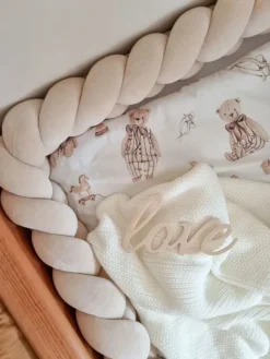 Velvet Palmikko reunasuoja pinnasänkyyn ja juniorisänkyyn - Beige