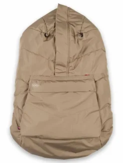 Voksi Carrier Cover – Kantorepun lämmin tuulisuoja vauvalle, Dark Sand