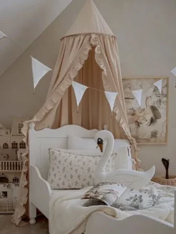 Vuodekatos jossa etuosassa röyhelö, beige